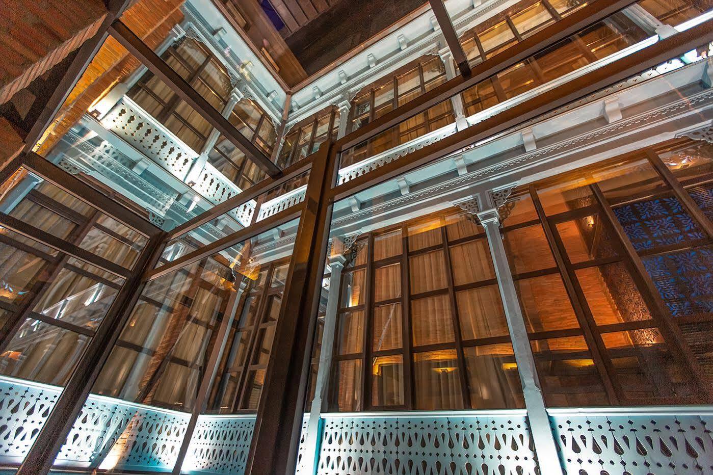 Royal Inn Tbilisi Eksteriør bilde