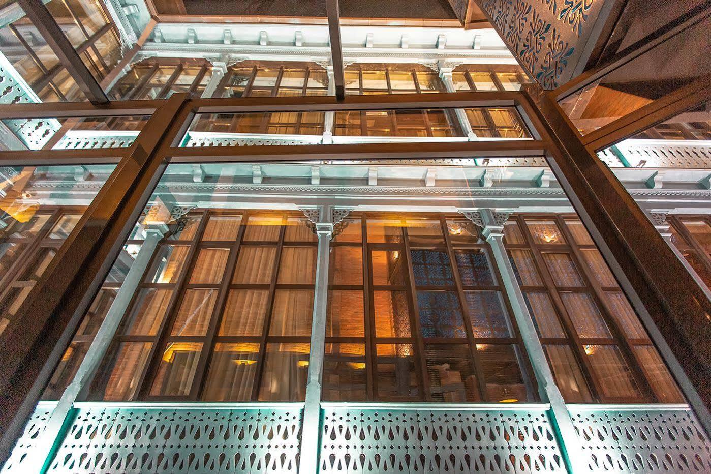 Royal Inn Tbilisi Eksteriør bilde